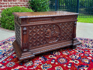 Antique English Trunk Chest Blanket Box Storage Coffer Oak Knight c. 1900-1920