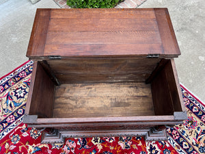 Antique English Trunk Chest Blanket Box Storage Coffer Oak Knight c. 1900-1920