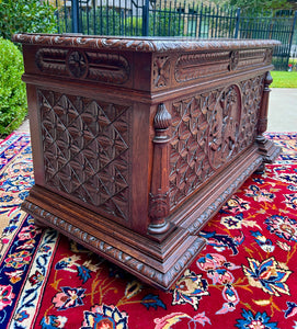 Antique English Trunk Chest Blanket Box Storage Coffer Oak Knight c. 1900-1920