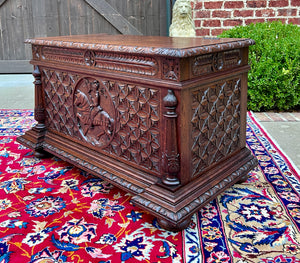 Antique English Trunk Chest Blanket Box Storage Coffer Oak Knight c. 1900-1920