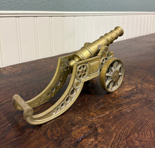 Load image into Gallery viewer, Vintage English Brass Minature Model Cannon &amp; Carriage
