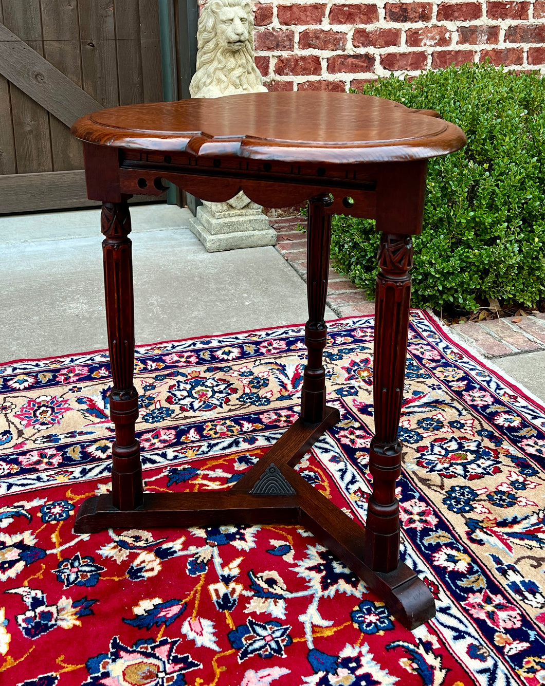 Antique English Clover Leaf End Table Side Table Accent Table Honey Tiger Oak