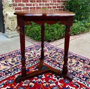 Antique English Clover Leaf End Table Side Table Accent Table Honey Tiger Oak