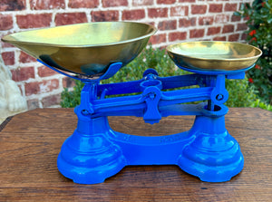 Antique English Shop Scale 7 Graduated Weights With Brass Pans Blue