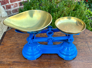 Antique English Shop Scale 7 Graduated Weights With Brass Pans Blue