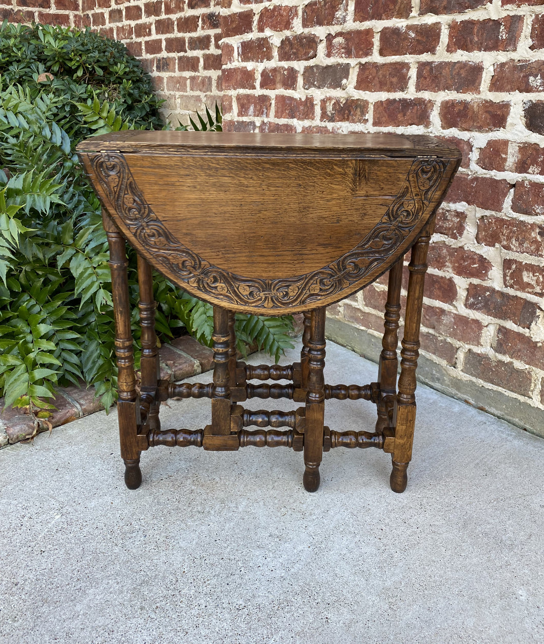 Antique English Table Drop Leaf Gate Leg Carved Top Oval PETITE Oak c. 1920s